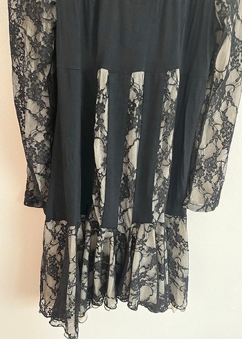 Siyah Dantel Detaylı Uzun Kollu Uzun Elbise - Görsel 2