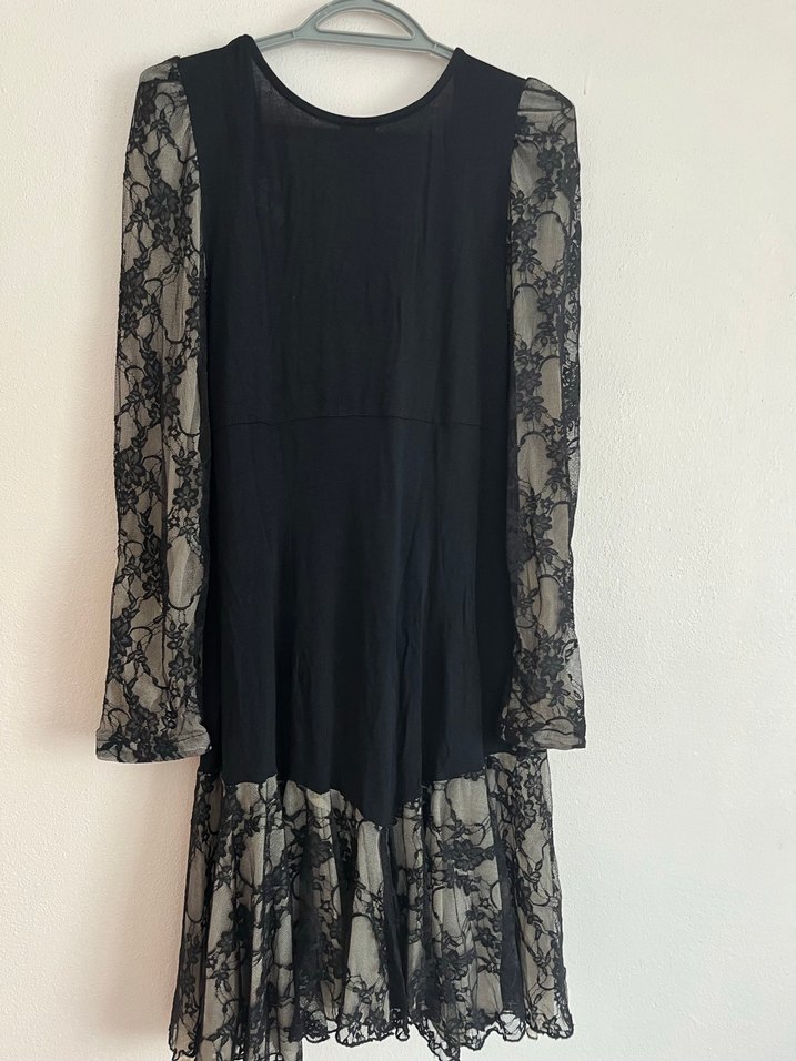 Siyah Dantel Detaylı Uzun Kollu Uzun Elbise - Görsel 3