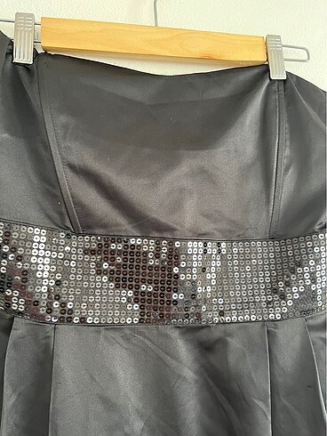 Saten straplez kısa elbise - Görsel 2