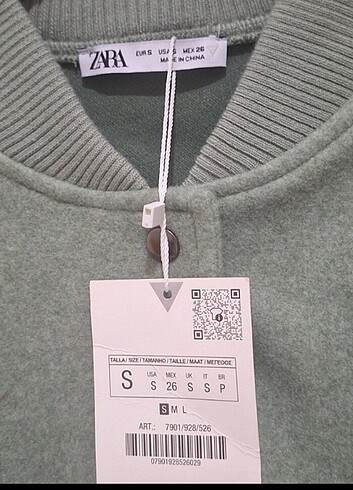 Zara Zara marka etiketli yeşil bomber ceket