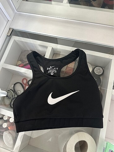 Nıke crop
