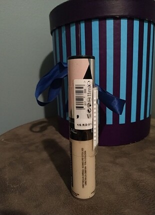 Loreal paris kapatıcı 321 eggsheel infaillible