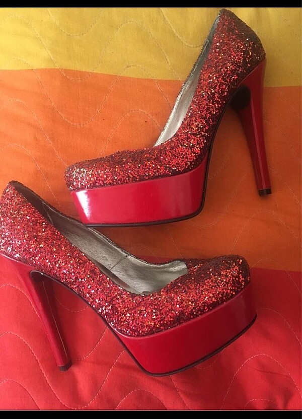 Çok şık ışıl ışıl bi ayakkabı - Görsel 3