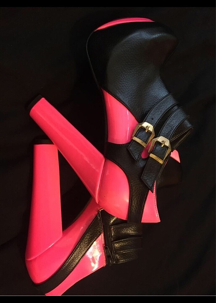 Çok şık marjinal bi ayakkabı bot - Görsel 2