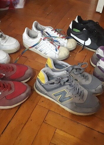 New Balance Marka spor ayakkabilar tek cifti 150tl