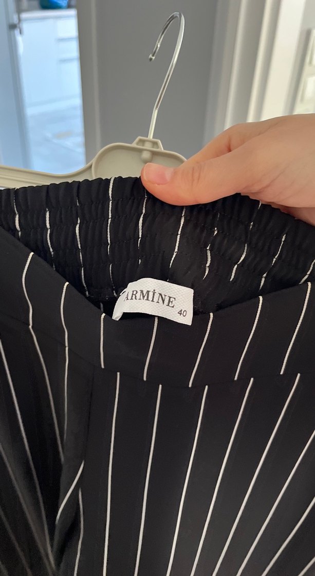 Çizgili Pilili Siyah Midi Kadın Kumaş Pantolon - Görsel 3