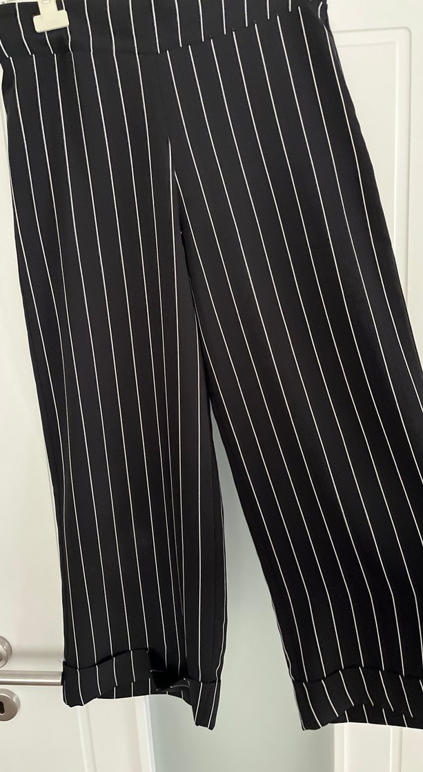 Çizgili Pilili Siyah Midi Kadın Kumaş Pantolon - Görsel 2