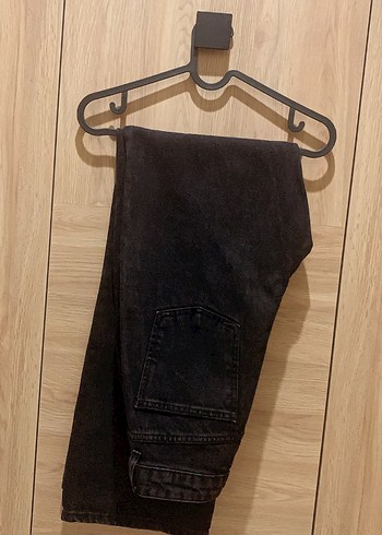 Siyah, kemerli, bol kesim midi kot pantolon - Görsel 2