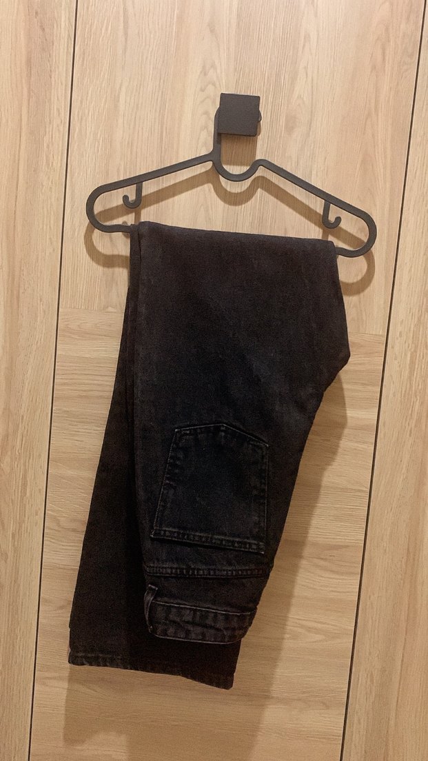 Siyah, kemerli, bol kesim midi kot pantolon - Görsel 2