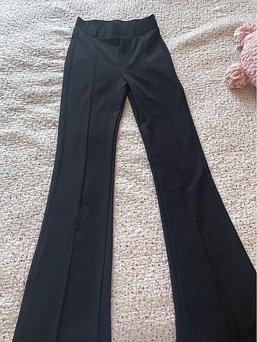 xs Beden siyah Renk Bershka ispanyol paça pantolon