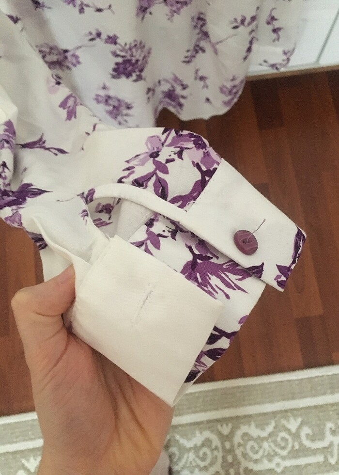 Çiçek desenli gömlek - Görsel 3