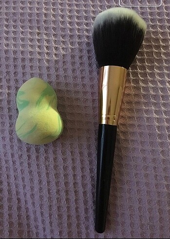 Makyaj Pudra fırçası ve makyaj süngeri - Görsel 2