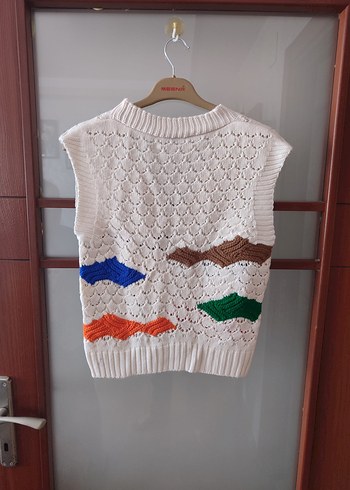 Renkli Desenli V Yaka Örgü Süveter - Görsel 2