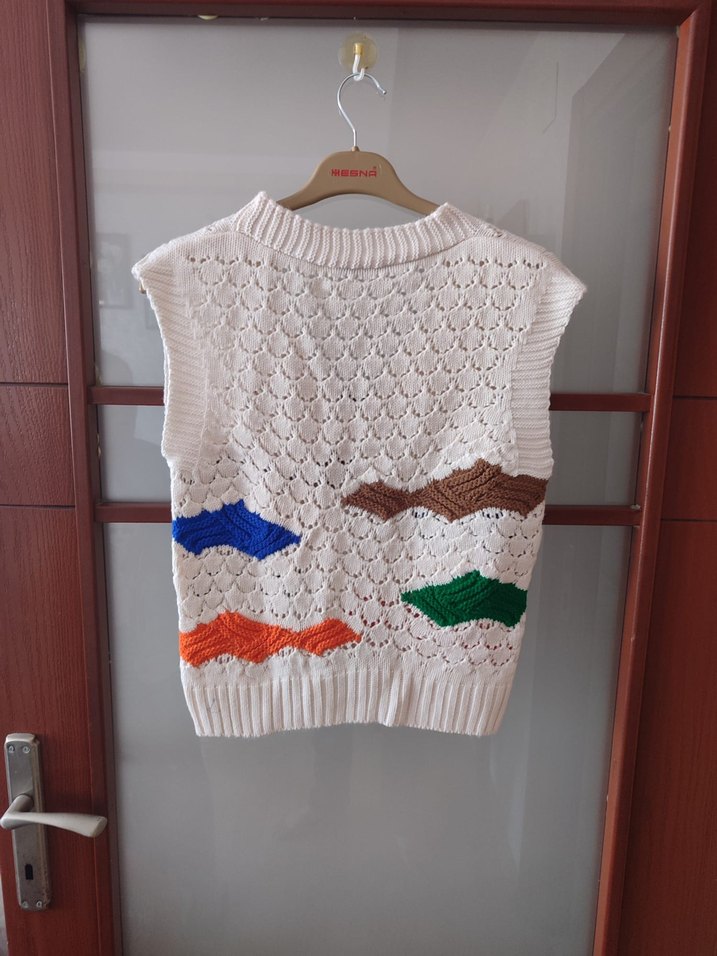 Renkli Desenli V Yaka Örgü Süveter - Görsel 2