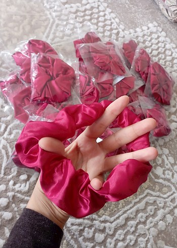 Parlak bordo saten toka - Görsel 2