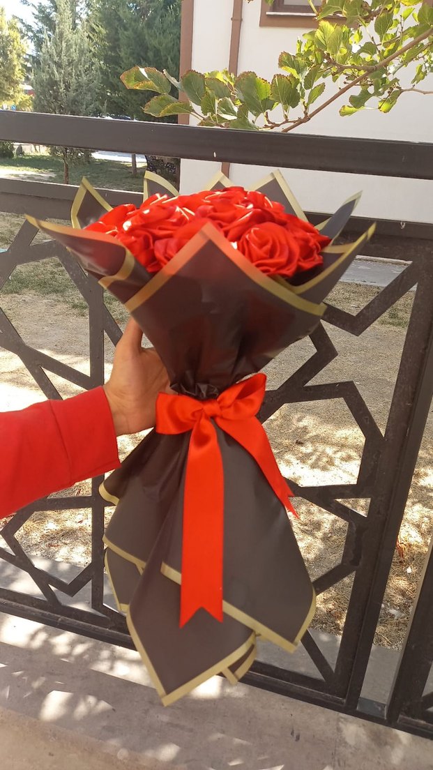 kırmızı gül isteme çiçeği - Görsel 2