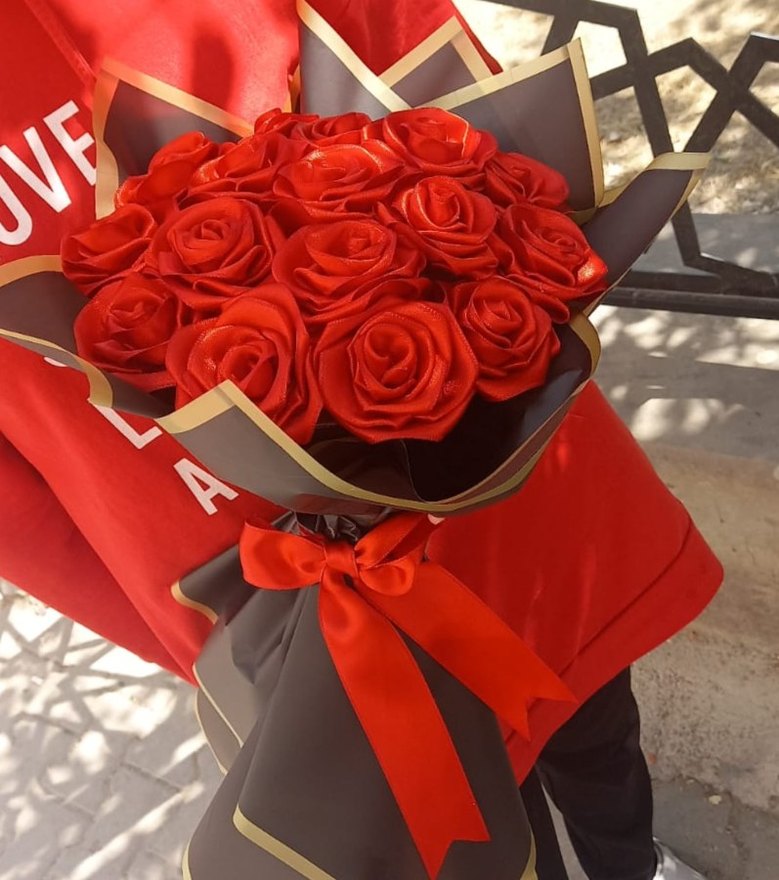 kırmızı gül isteme çiçeği - Görsel 3