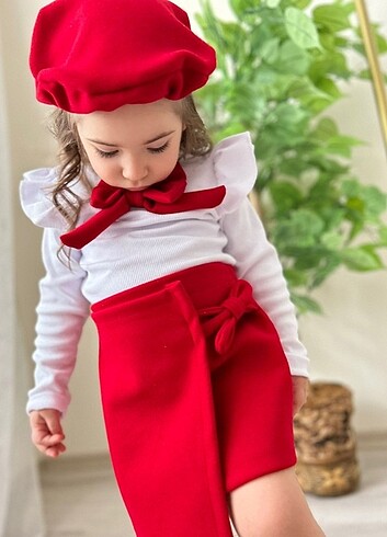 3 parça kırmızı etekli takım 