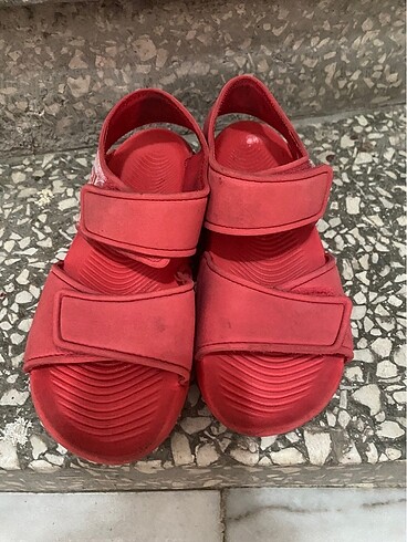 Adidas sandalet