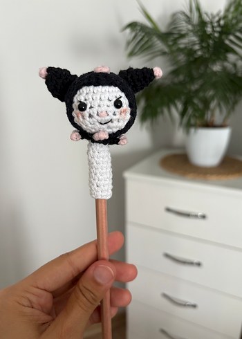 Kuromi Kalem Arkası