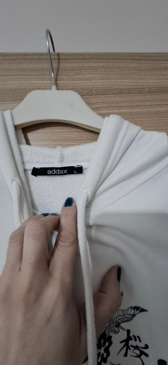 Beyaz Kapüşonlu Kadın Sweatshirt - Görsel 5