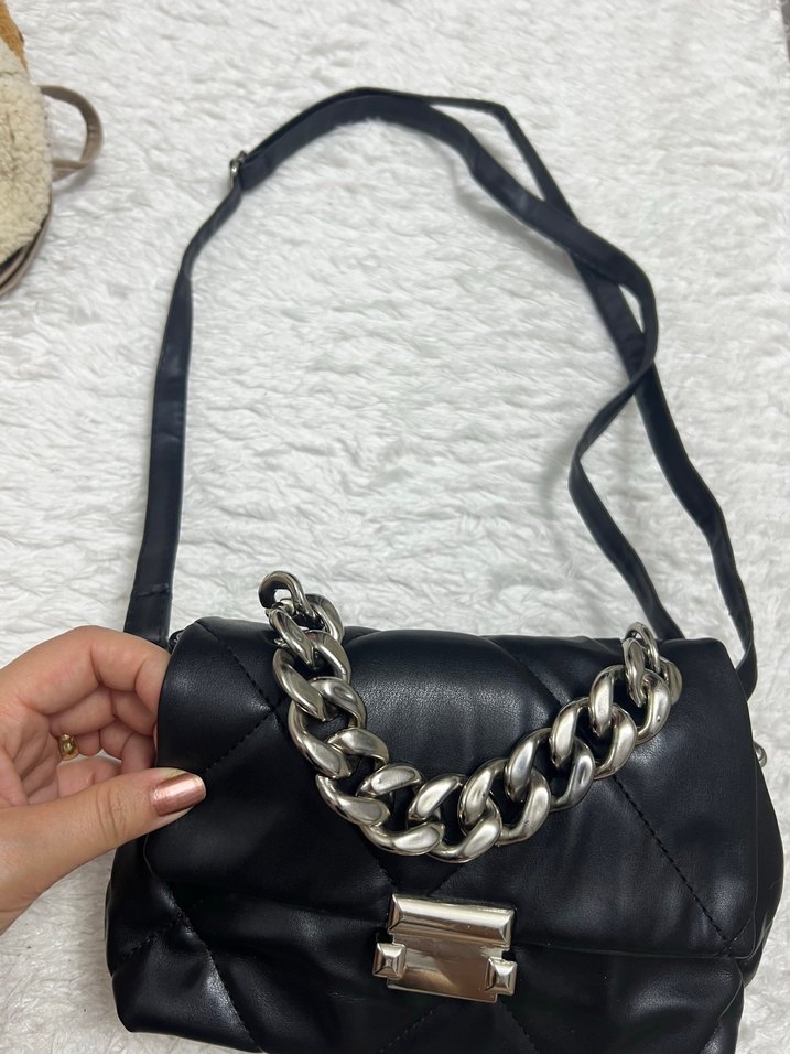 Zincir Detaylı Siyah DeriÇanta - Görsel 3