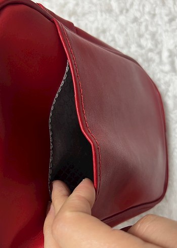 Kırmızı Fermuarlı  Kol Çantası - Görsel 4