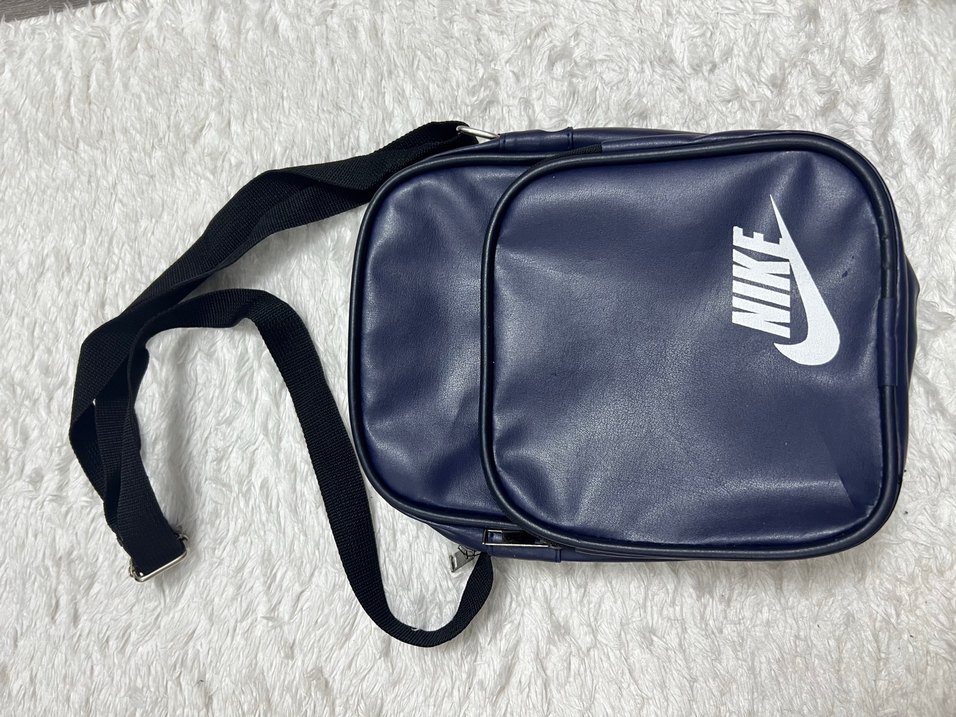 Lacivert Fermuarlı Kol Çantası - Görsel 2