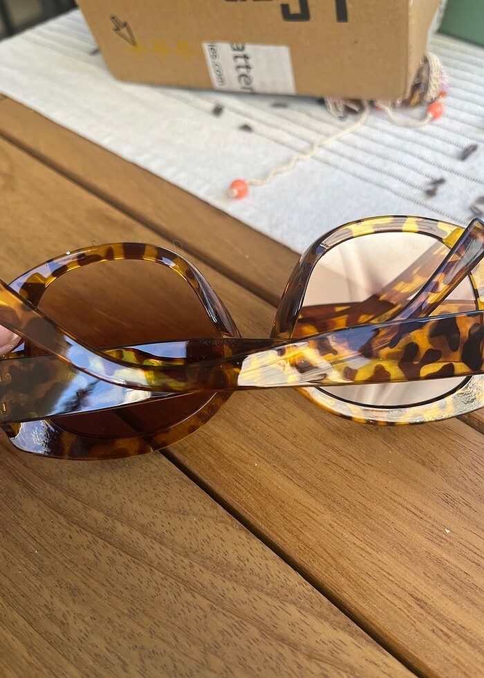 Vintage model güneş gözlüğü - Görsel 3