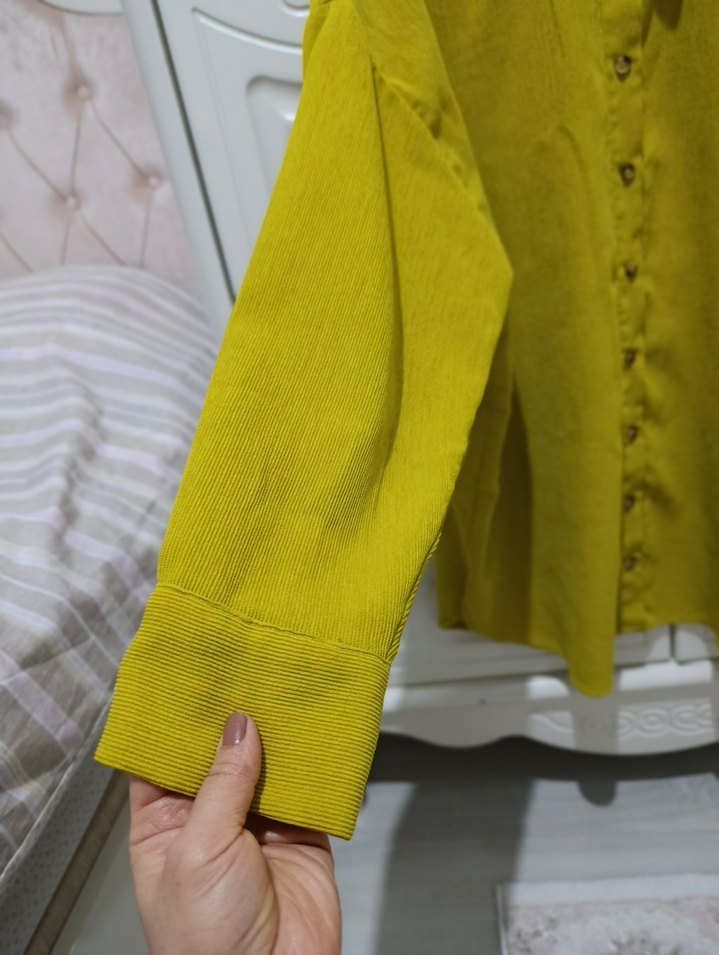 Sarı Düğmeli Keten Gömlek - Görsel 4