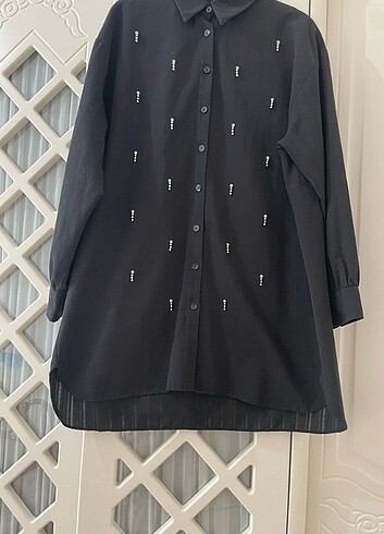 Siyah gömlek  - Görsel 3