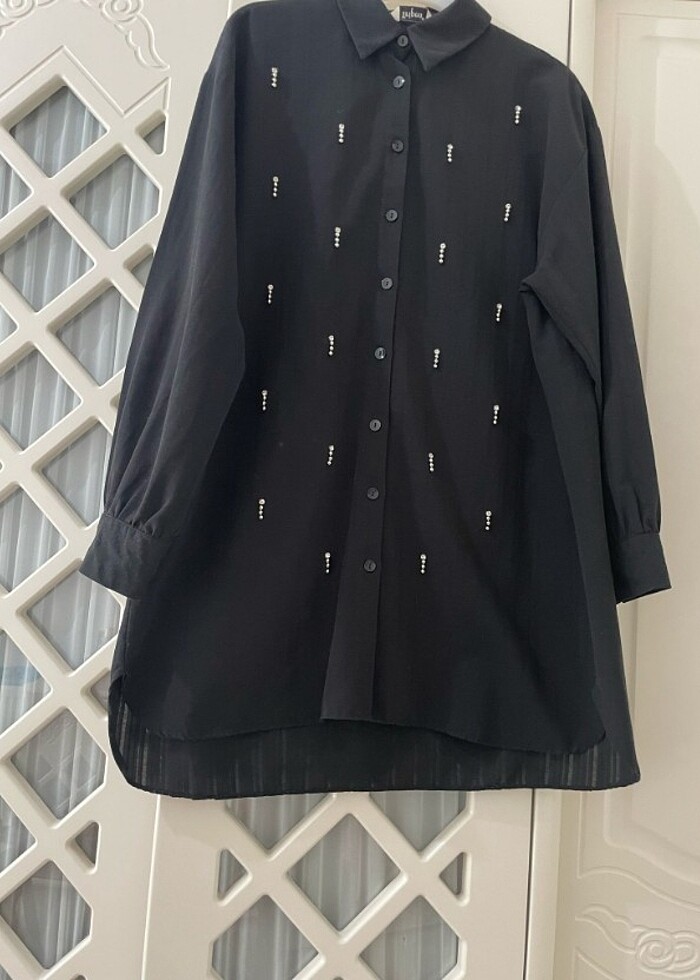Siyah gömlek  - Görsel 4