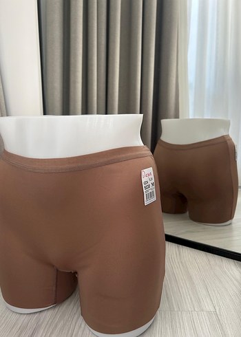 Diğer Kadın Boxer