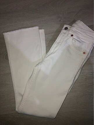 Zara Beyaz Jean