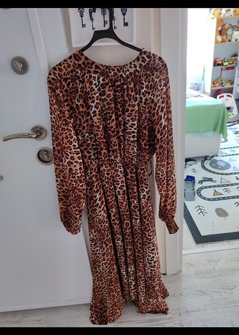 Leopar Desenli Uzun Kadın elbise