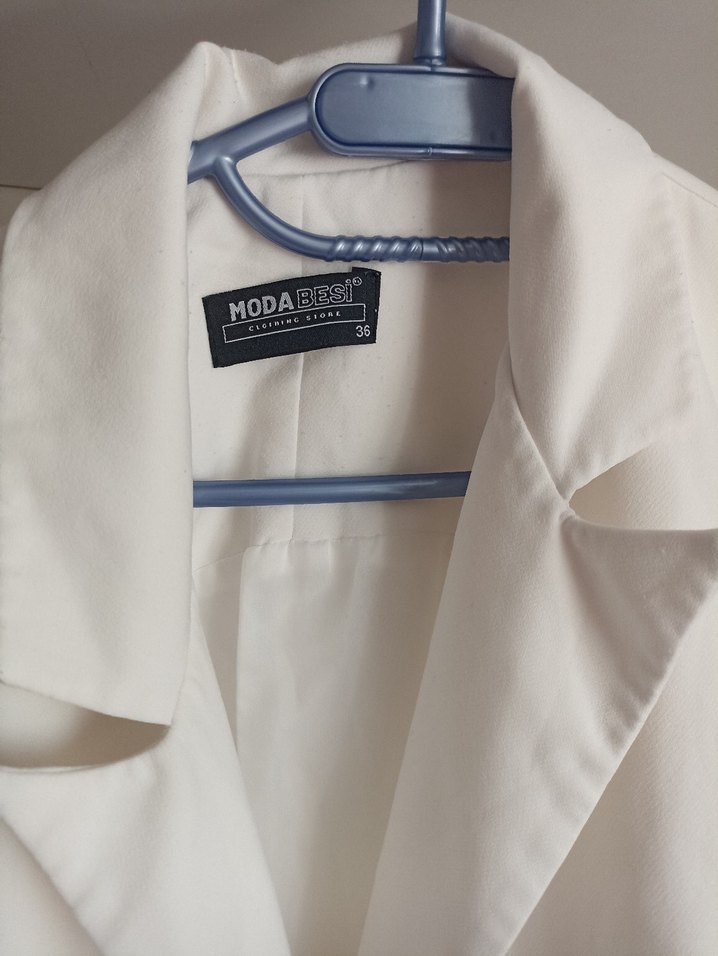 Kadın Beyaz Kolsuz Midi Blazer Ceket - Görsel 2