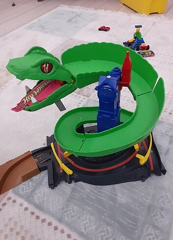 Beden Renk Hotwheels kobra macerasi Hot Wheels yılan geçidi