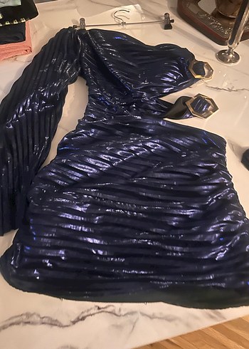 Abıye  vücudu  sarıyor  en 47 boy 60 marka kategori yok temsıli - Görsel 3