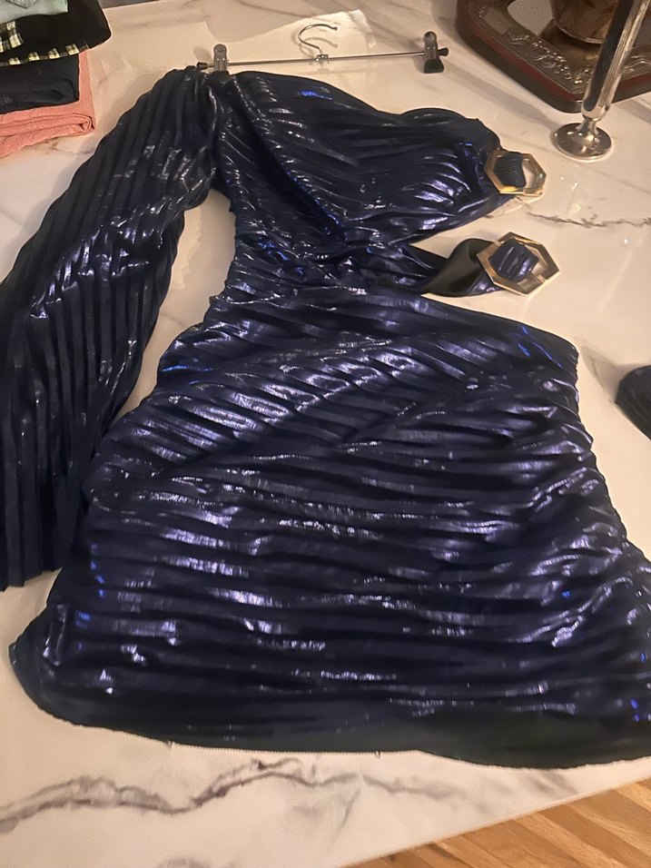 Abıye  vücudu  sarıyor  en 47 boy 60 marka kategori yok temsıli - Görsel 3