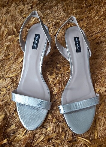 Nine West Yeni Dolap bekledi lame kısım matlasmis