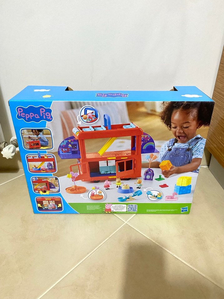 Peppa Pig Kırmızı Parti Otobüsü Oyuncak - Görsel 2