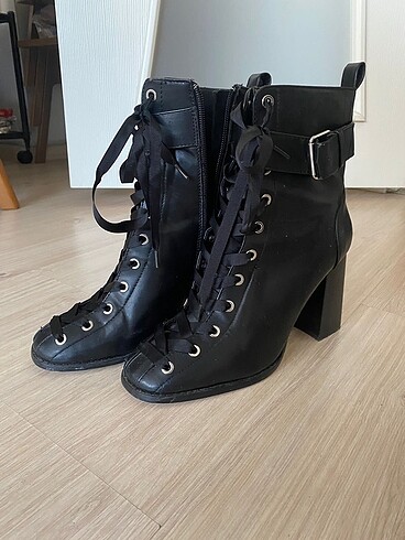 39 Beden siyah Renk temiz