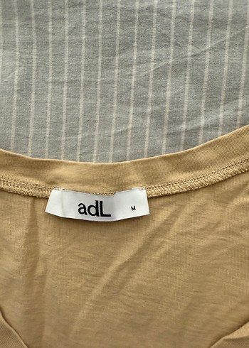 Adil Işık Bej Adil Işık V Yaka Kadın Tişört