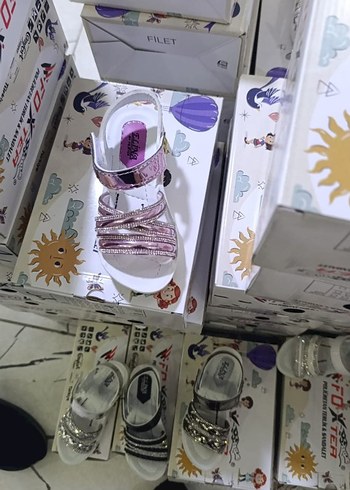 Mor Baskılı Cırt Cırtlı Kız Çocuk sandalet