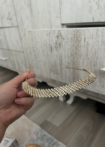 Altın Renkli Parlak Payetli Saç Aksesuarı