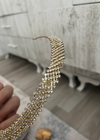  Beden Altın Renkli Parlak Payetli Saç Aksesuarı