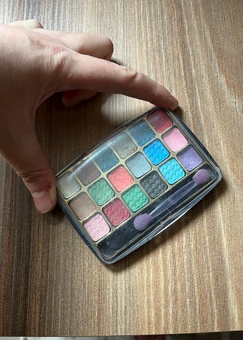 Çok Renkli Göz Farı Paleti - Görsel 4