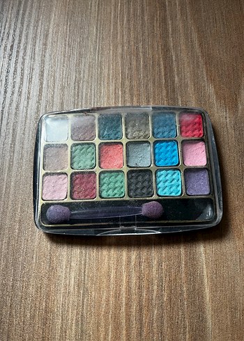 Çok Renkli Göz Farı Paleti - Görsel 3