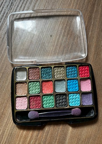 Çok Renkli Göz Farı Paleti - Görsel 2