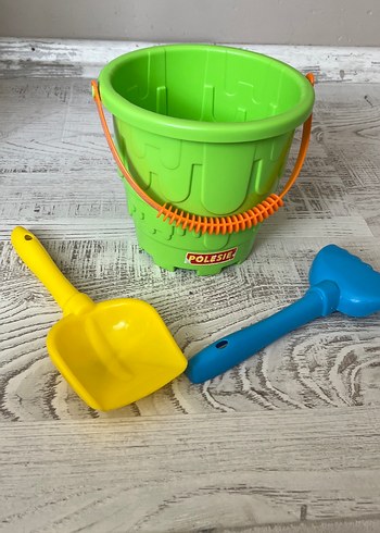 Renkli Plaj Kovası ve Oyuncak Kürek Seti